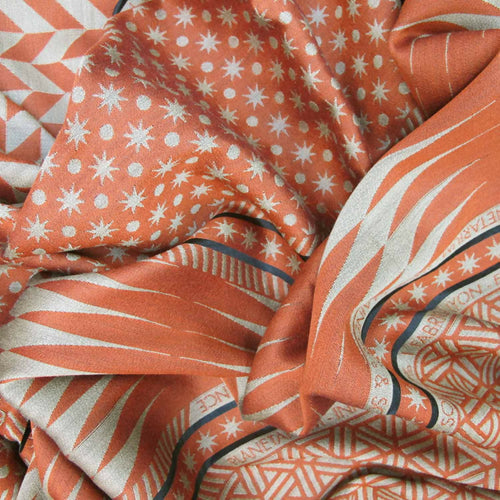 echarpe_maxi_laine_soie_orange_sable_planetarium_sophie_guyot_soieries copie | EMPREINTES Paris - EMPREINTES Paris