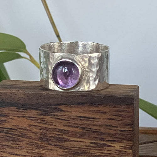 bague_bandeau_en_argent_massif_cabochon_en_amethyste_serti_clos_artyssia2 copie | EMPREINTES Paris - EMPREINTES Paris
