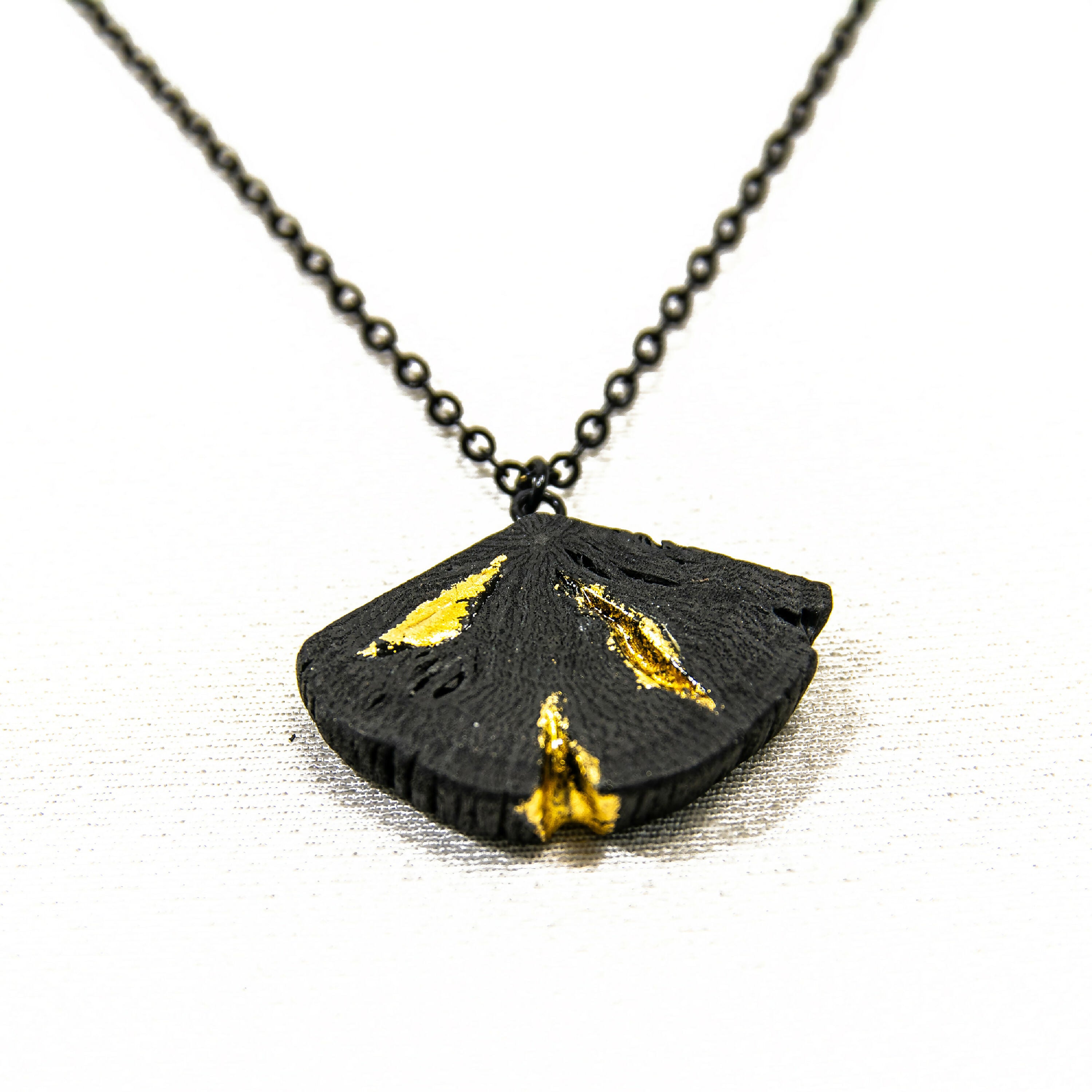 collier_kin_kuro_kintsugi_ginko_2_charcoal_eskimeit copie | EMPREINTES Paris