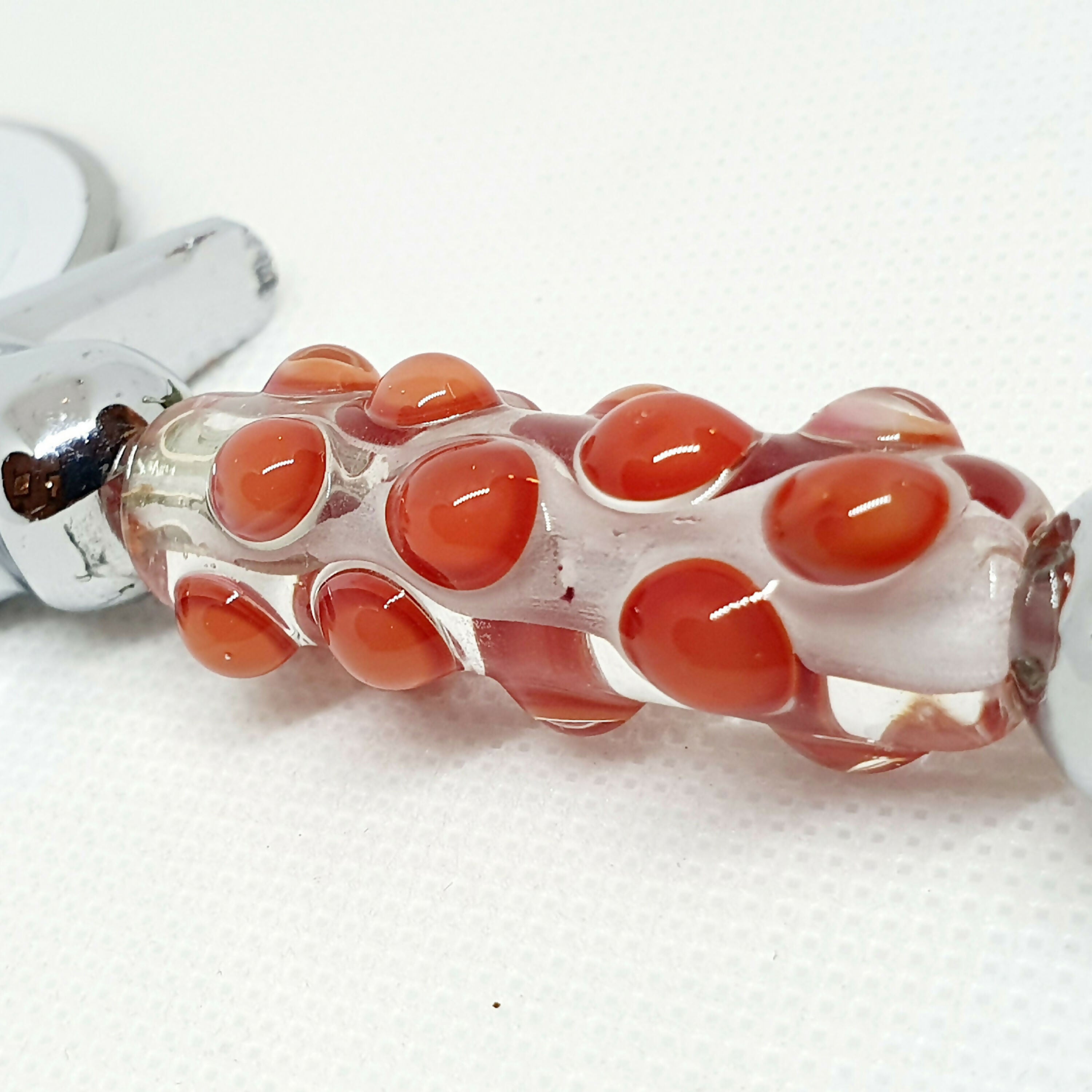 Roulette à pizza en verre cristal et corail - Bubble | EMPREINTES Paris