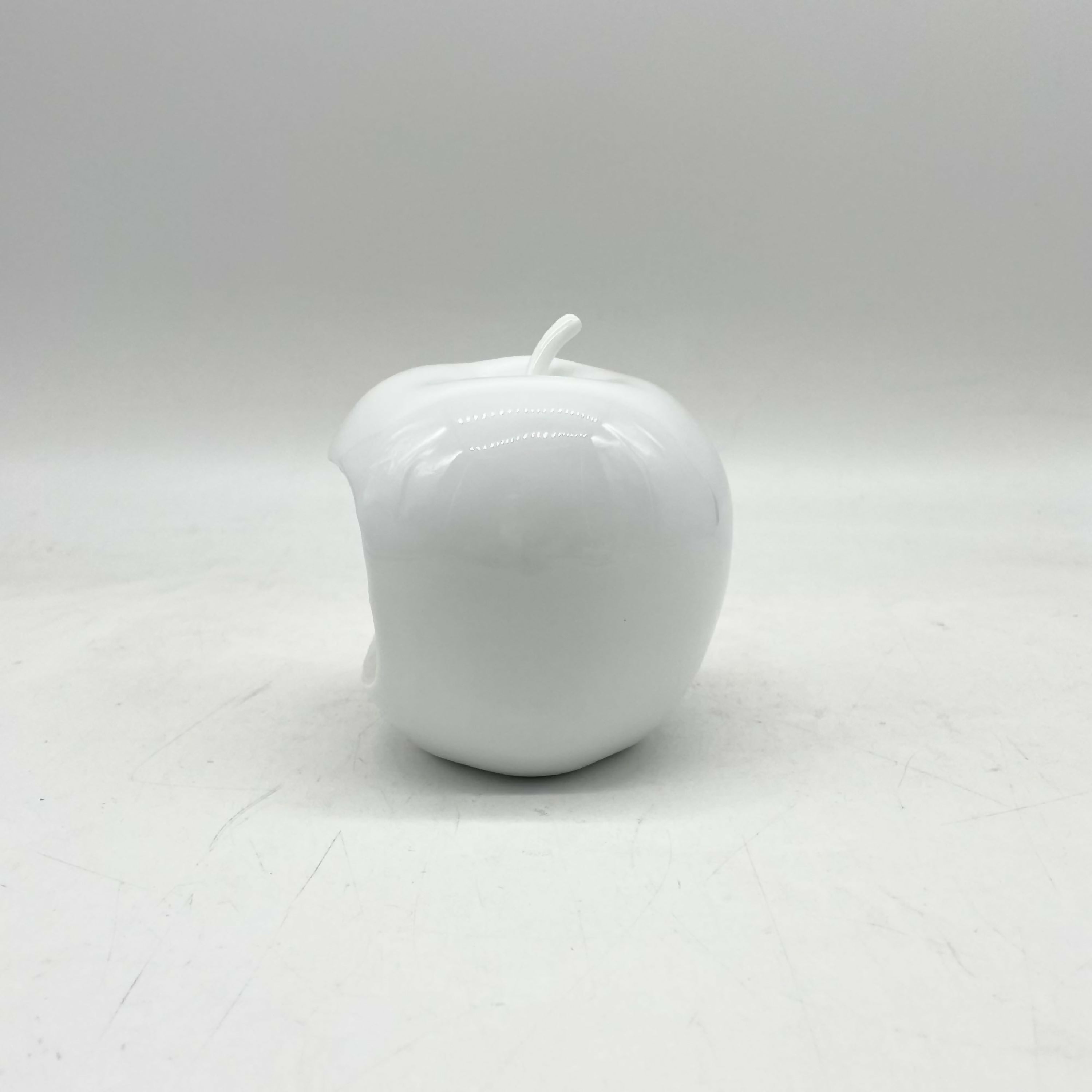 pomme_croquee_porcelaine_de_limoges_la_seynie1 copie | EMPREINTES Paris