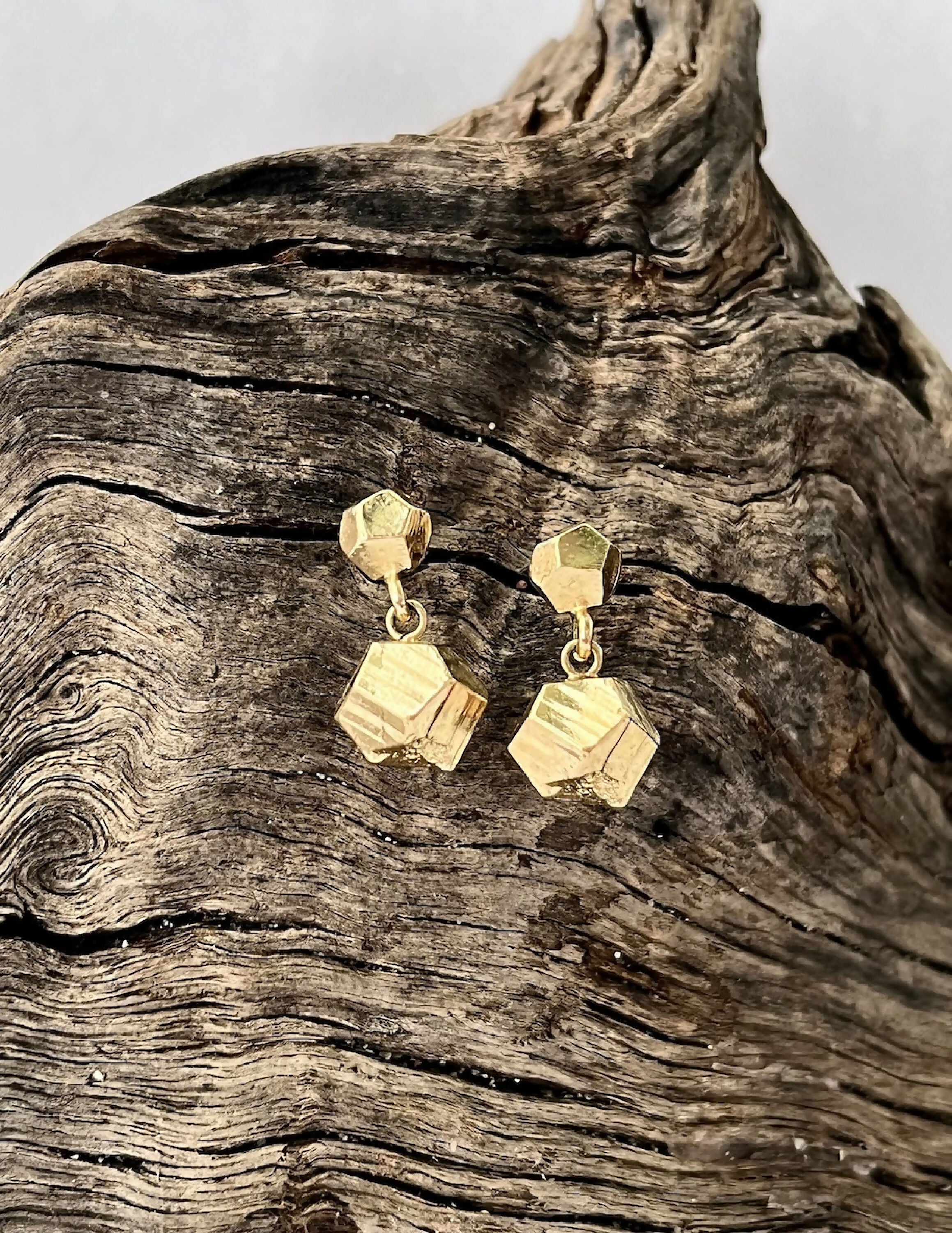 boucles_doreilles_pyrites_or_bazalte | EMPREINTES Paris