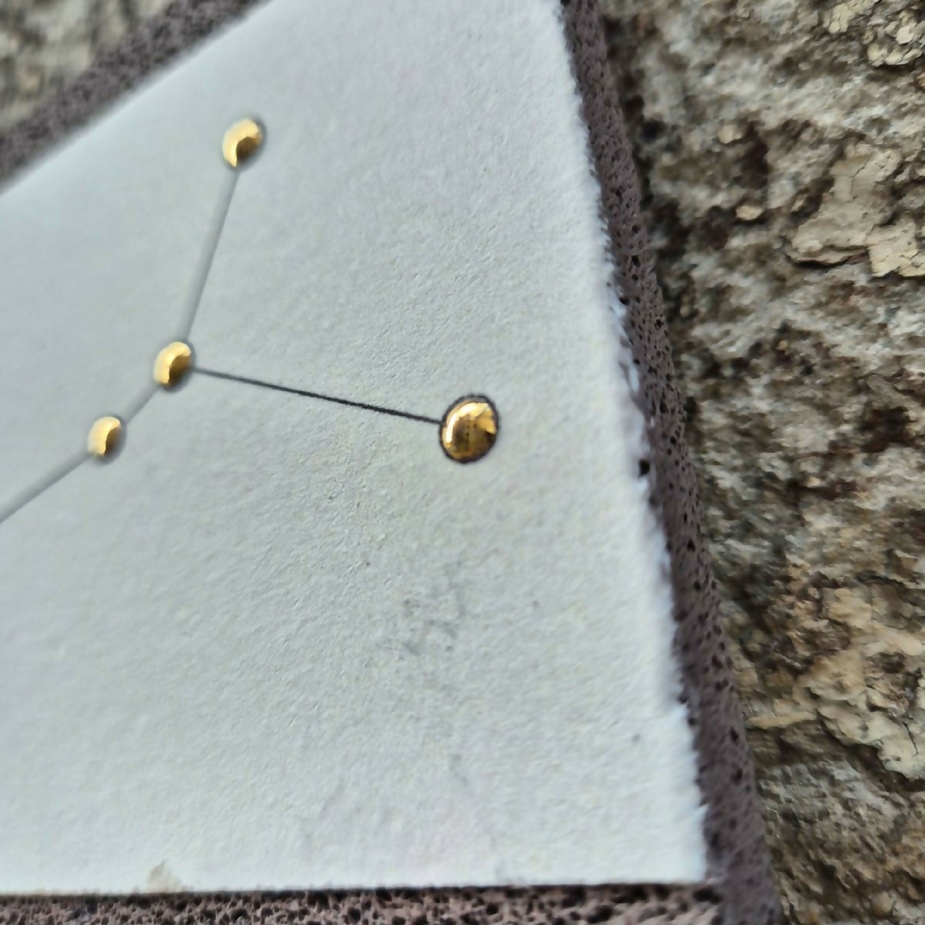 carre_de_pierre_de_lave_emaillee_constellation_du_cancer_les_emaux_de_marie copie | EMPREINTES Paris