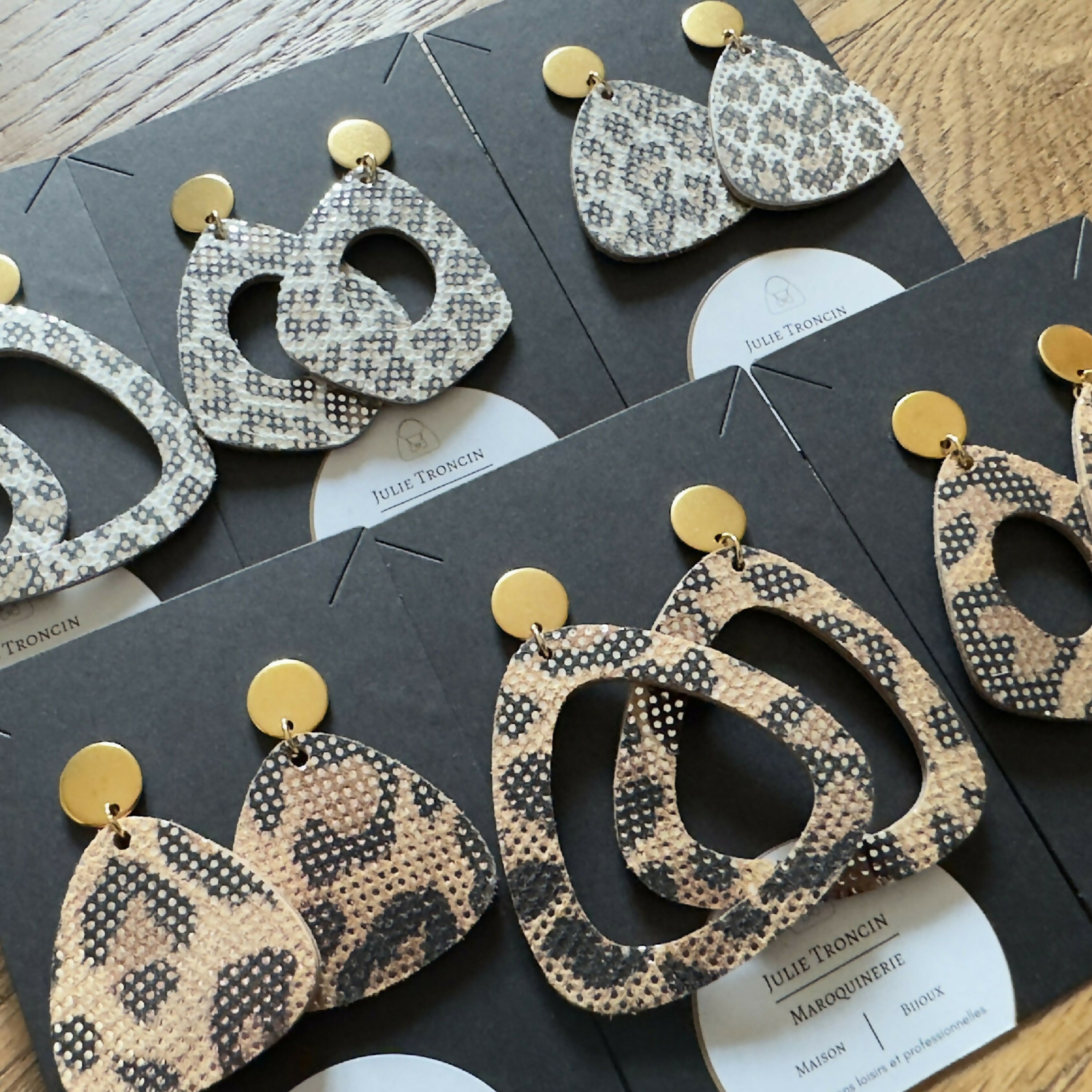 boucles_doreilles_mediator_imprimees_leopard_julie_troncin_maroquinerie | EMPREINTES Paris