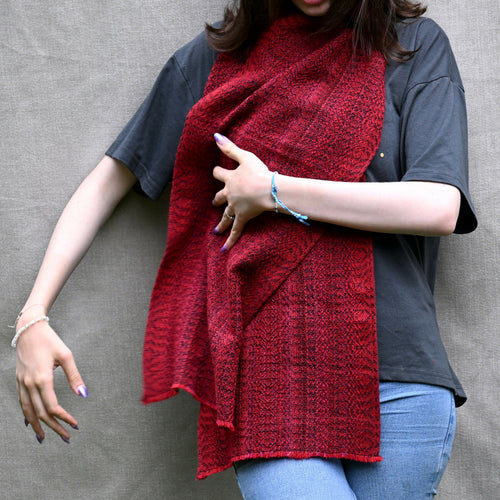 echarpe_rouge_alizarine_creation_tissages_francois_vieillard copie | EMPREINTES Paris - EMPREINTES Paris