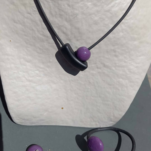 collier_atome_en_ceramique_coloree_et_tour_de_cou_noir_2_andreani_creations copie | EMPREINTES Paris - EMPREINTES Paris