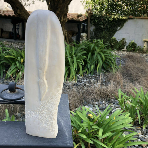 sculpture_la_belle_pierre_calcaire_de_lile_de_re_didier_ferre_sculpteur_sur_lile_de_re copie | EMPREINTES Paris - EMPREINTES Paris