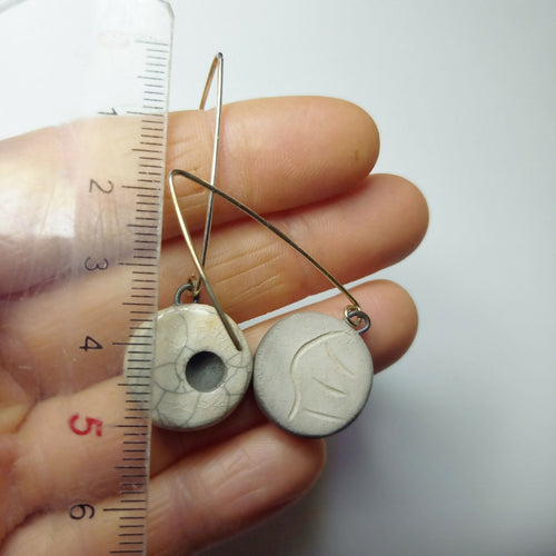 boucles_doreilles_pointees_blanches_craquelees_chloe_bercovici_simplement_terre copie | EMPREINTES Paris - EMPREINTES Paris