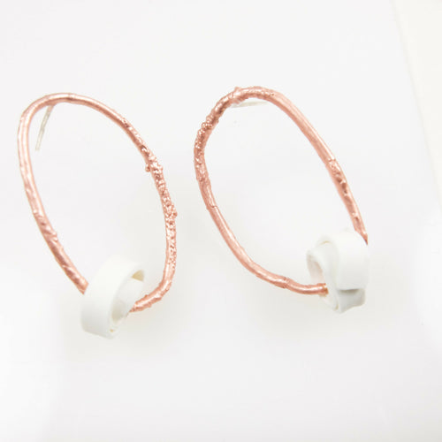 boucles_doreilles_ruban_porcelaine_et_cuivre_texture_atelier_christine_moquet copie | EMPREINTES Paris - EMPREINTES Paris