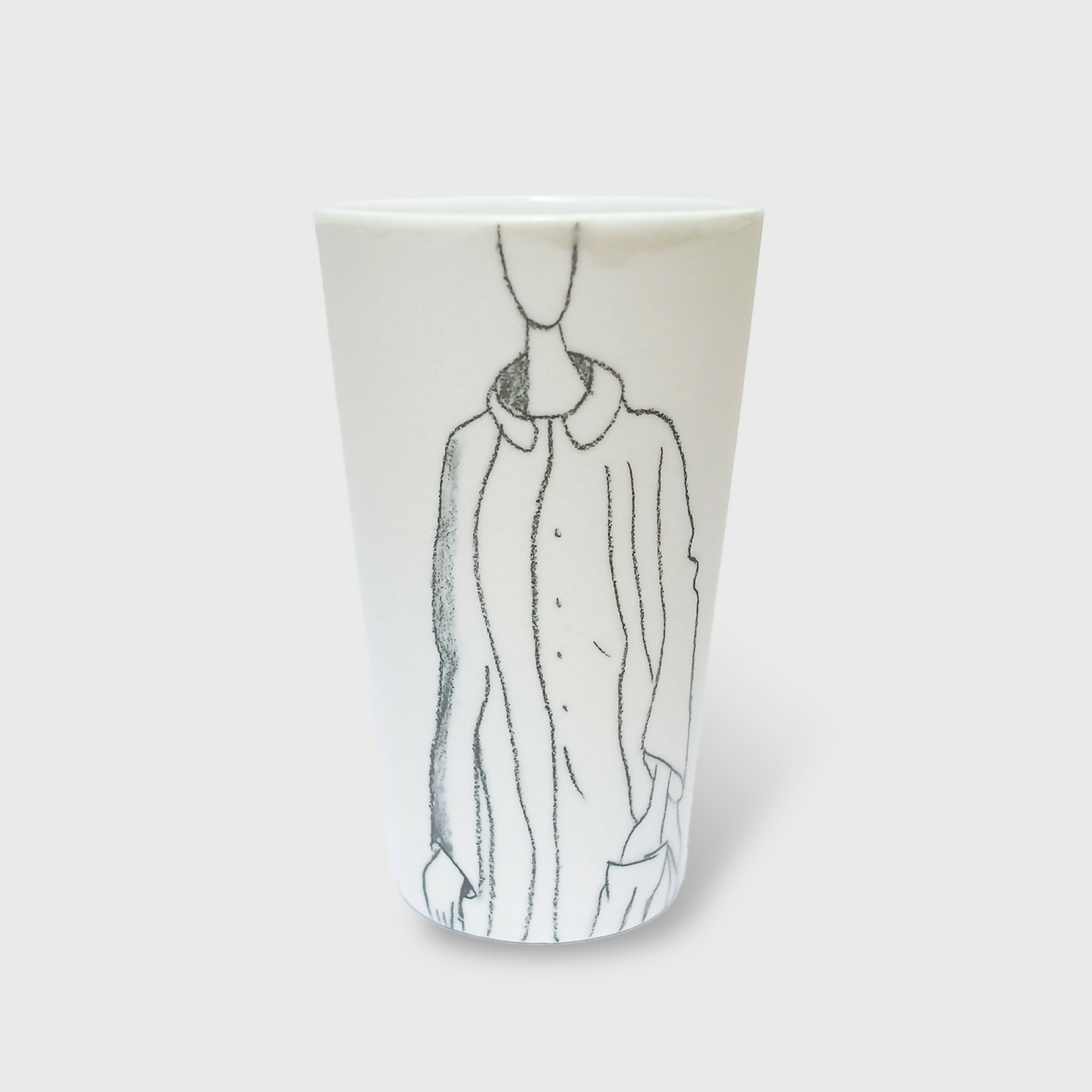 tasse_porcelaine_silhouette_au_manteau_atelier_christine_moquet copie | EMPREINTES Paris