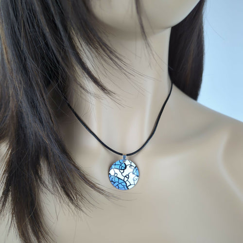 Collier Pop Art en émail sur cuivre - Bleu Lavande | EMPREINTES Paris - EMPREINTES Paris