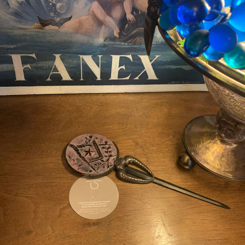 ouvre-lettres rouge et or, francs-maçons, art antique, cadeau collection decoration franc maçonique, cadeau homme, cristal made in France, Stephane Dunoyer creations, coupe papier bureau, piece unique | EMPREINTES Paris - EMPREINTES Paris