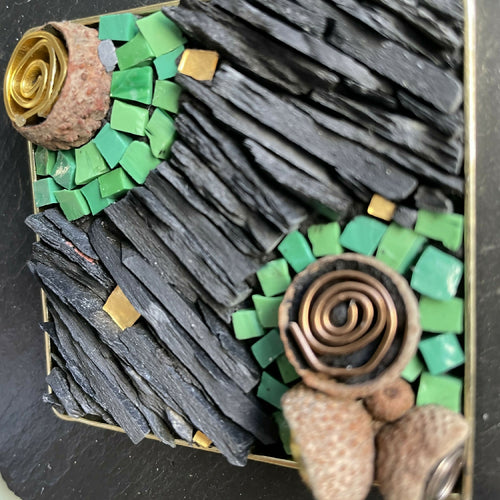 tableau_mini_en_mosaique_vert_ardoise_cupules_musea_mosaique copie | EMPREINTES Paris - EMPREINTES Paris