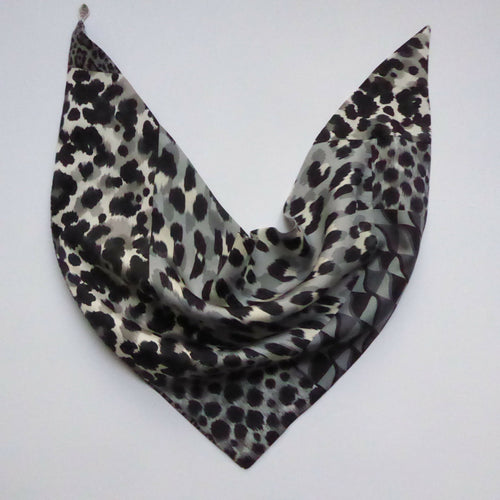 Foulard pointe soie- Ethno chic gris | EMPREINTES Paris - EMPREINTES Paris