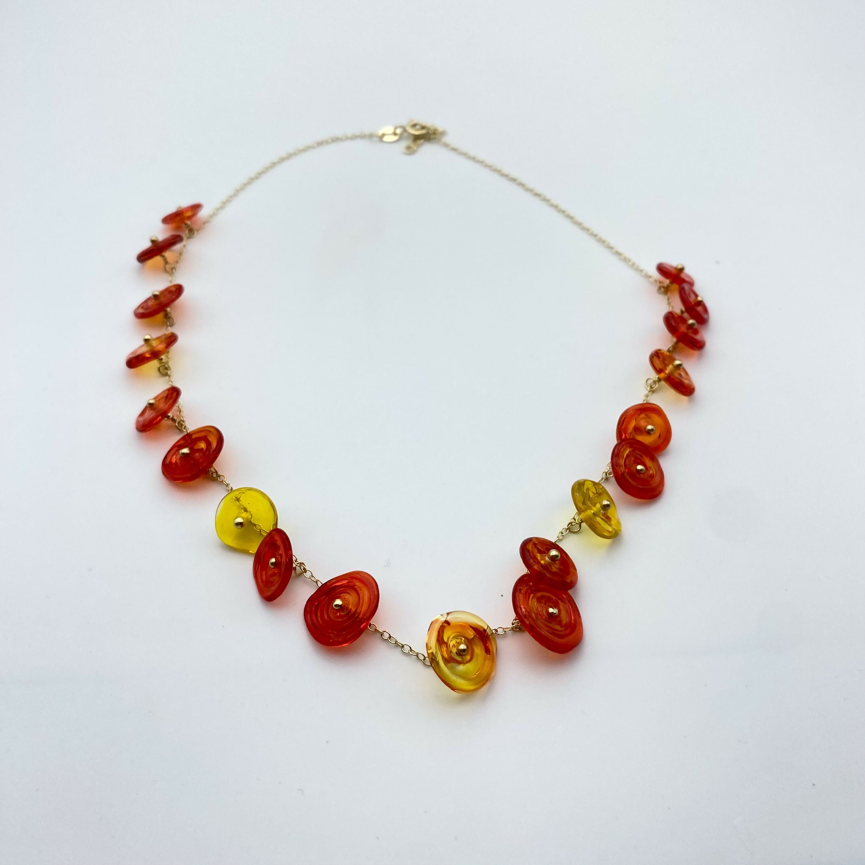 collier_avec_perles_en_verre_tons_chauds_et_chaine_en_argent_plaquee_or_lathoumetie_helene copie | EMPREINTES Paris