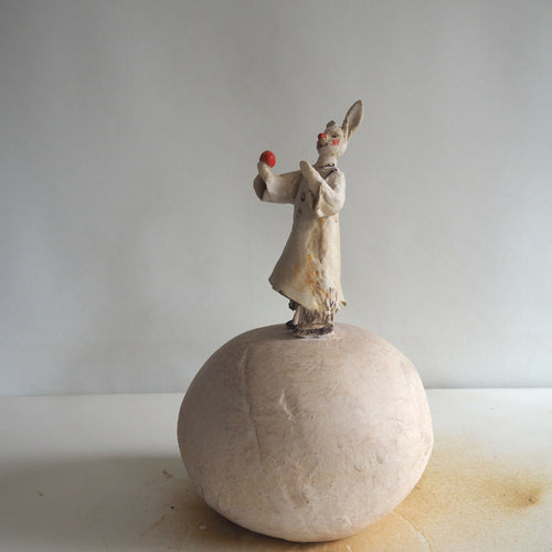 sculpture_lapin_clown_jongleur_monte_sur_boule_marie_helene_valladeh copie | EMPREINTES Paris - EMPREINTES Paris