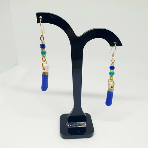 Boucles d'oreilles pendantes en porcelaine bleu egyptien | EMPREINTES Paris - EMPREINTES Paris