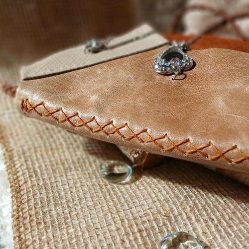 pochette_coeur_sauvage_occi_tanne copie | EMPREINTES Paris - EMPREINTES Paris