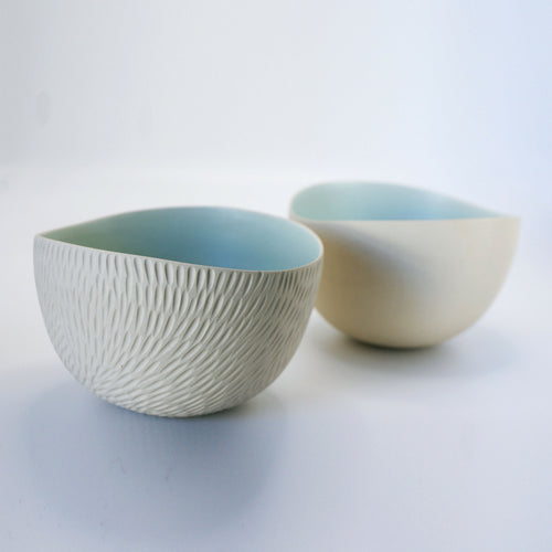 bol_gres_blanc_lisse_interieur_bleu_vert_pale_emmanuelle_manche_ceramique copie | EMPREINTES Paris - EMPREINTES Paris