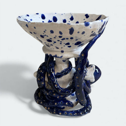 Coupe bleu de Sèvres avec poulpe et poisson aux yeux d'or | EMPREINTES Paris - EMPREINTES Paris
