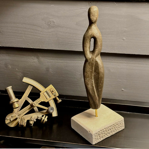 Figurine 9 en pierre calcaire de Crazannes/Thénac | EMPREINTES Paris - EMPREINTES Paris