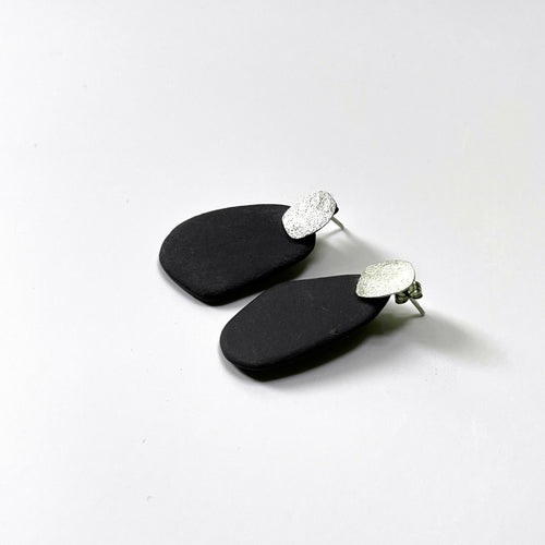 boucles_doreilles_porcelaine_noire_atelier_christine_moquet copie | EMPREINTES Paris - EMPREINTES Paris
