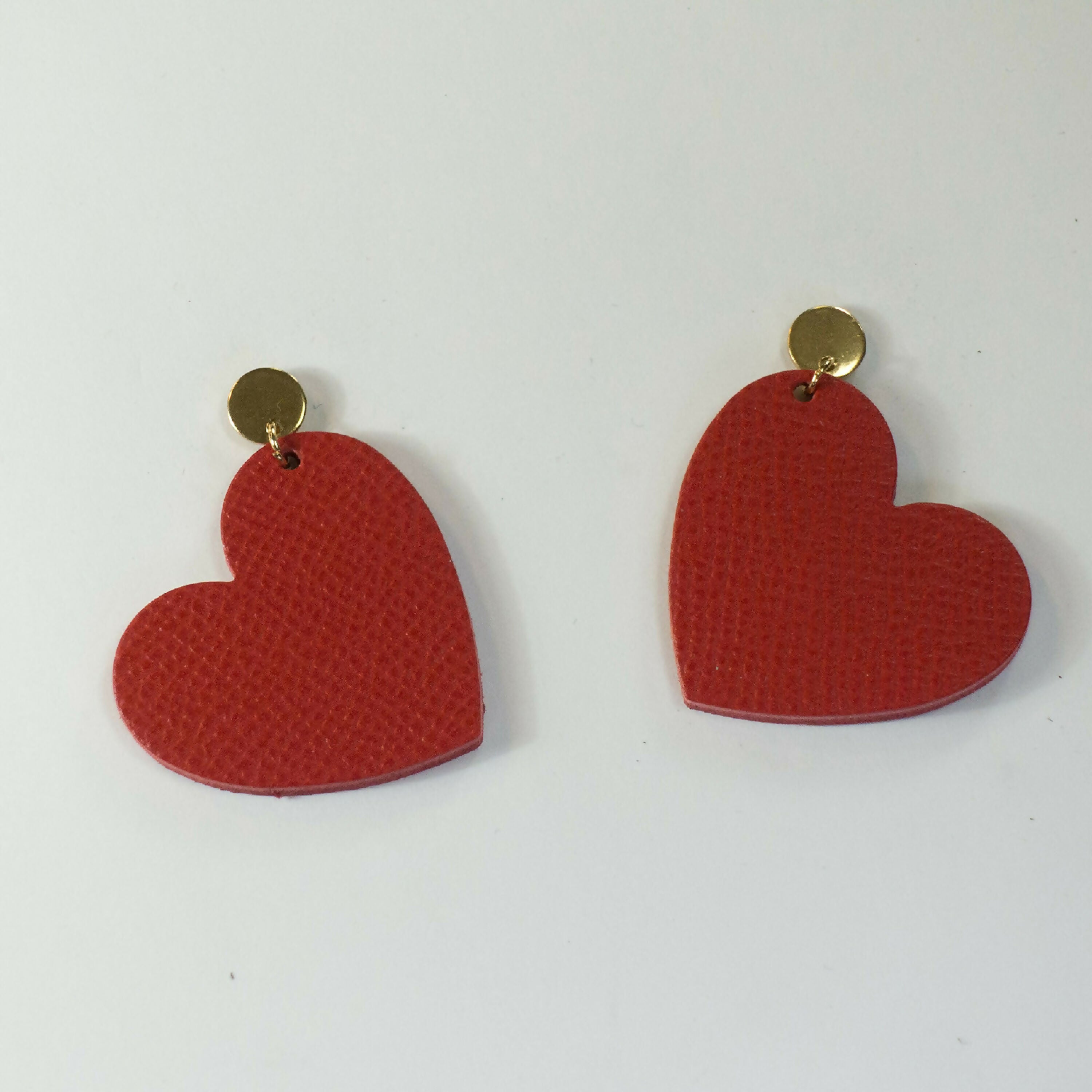boucles_doreilles_coeur_rouge_3cm_julie_troncin_maroquinerie copie | EMPREINTES Paris