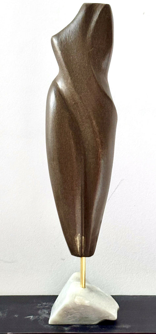 Figurine 24 en pierre calcaire, patine bronze, socle en en stéatite jade | EMPREINTES Paris - EMPREINTES Paris