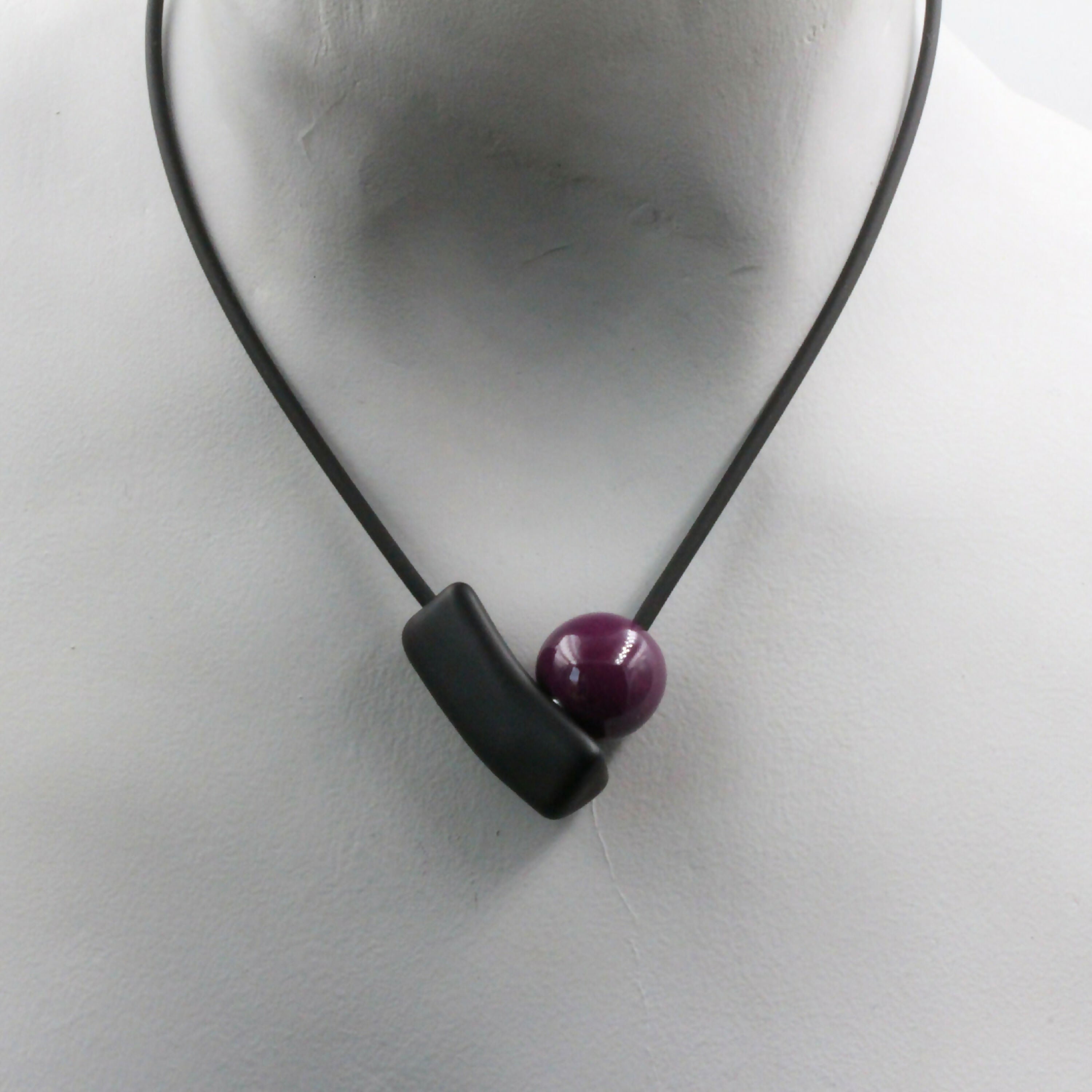 Collier Atome en céramique colorée 1 | EMPREINTES Paris