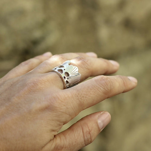 Bague réglable de la collection Corolle, inspirée des fleurs | EMPREINTES Paris - EMPREINTES Paris