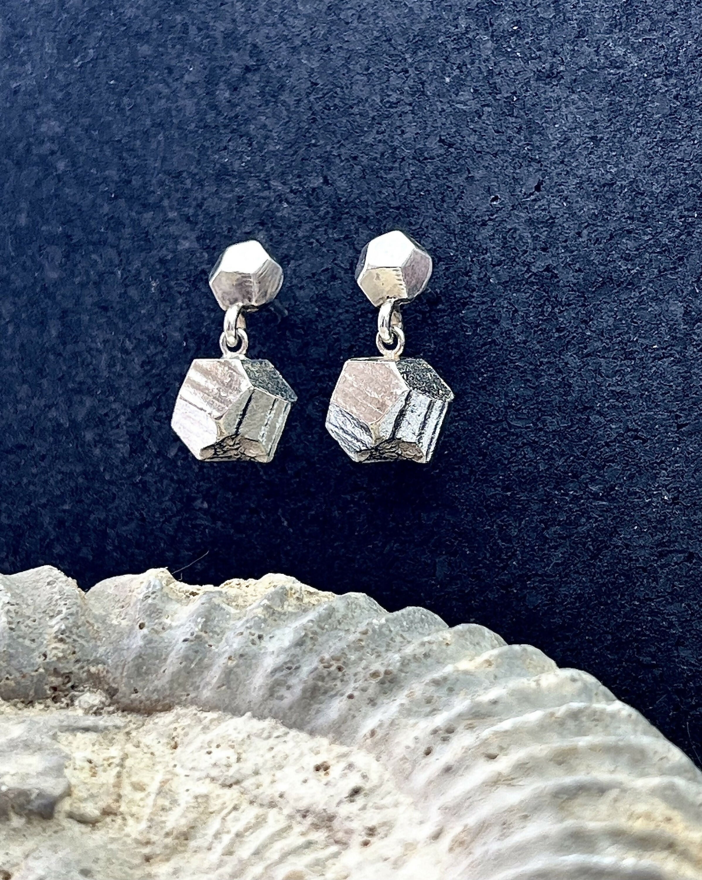 boucles_doreille_pyrite_bazalte | EMPREINTES Paris