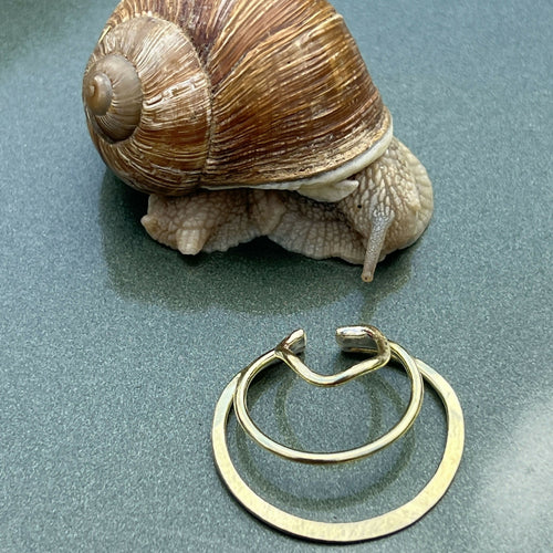 boucles_doreille_escargot_de_bourgogne_laiton_atelier_lor copie | EMPREINTES Paris - EMPREINTES Paris