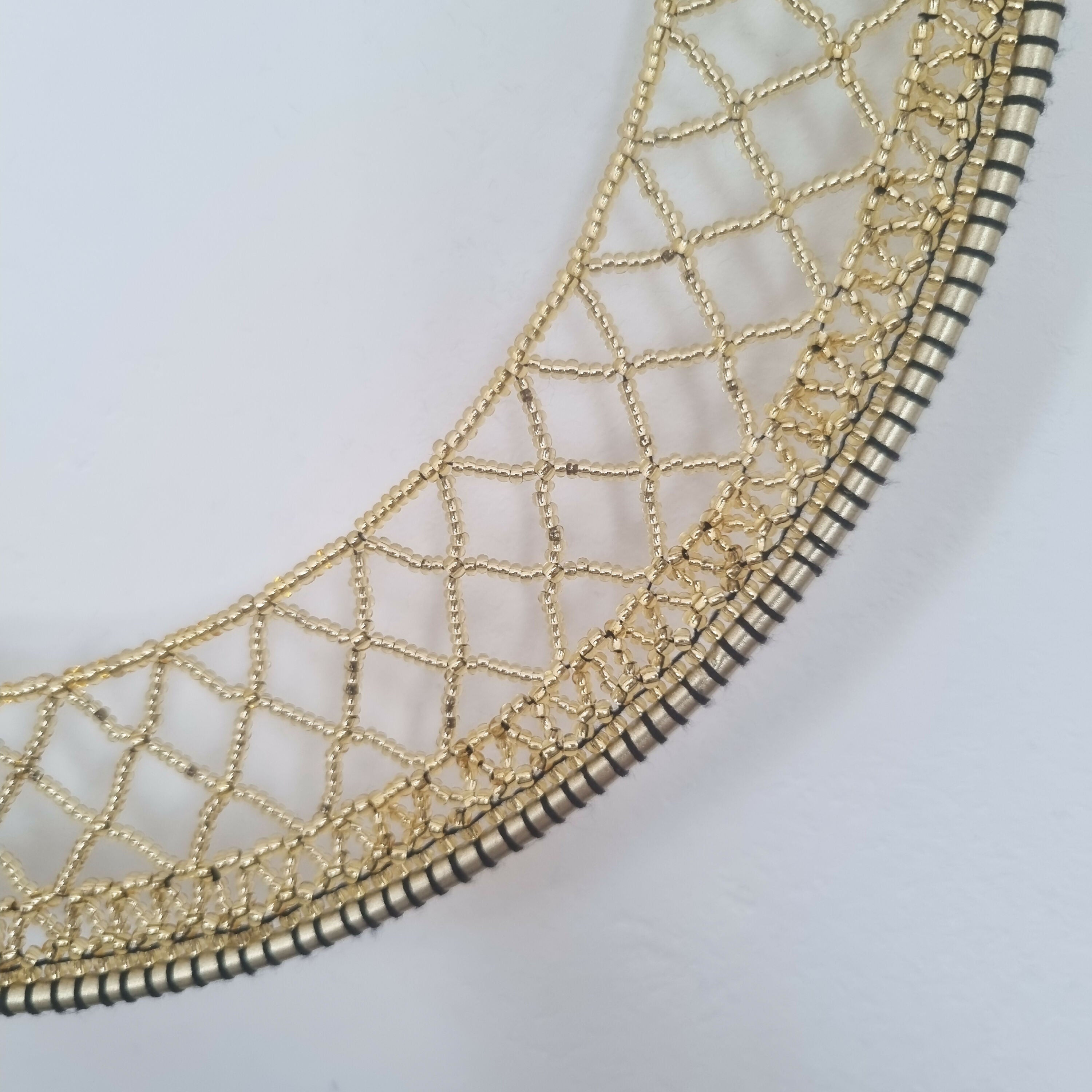 Origine - Bijou de mur en tissage perlé beige | EMPREINTES Paris