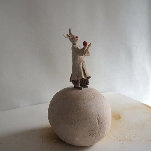 sculpture_lapin_clown_jongleur_monte_sur_boule_marie_helene_valladeh copie | EMPREINTES Paris - EMPREINTES Paris