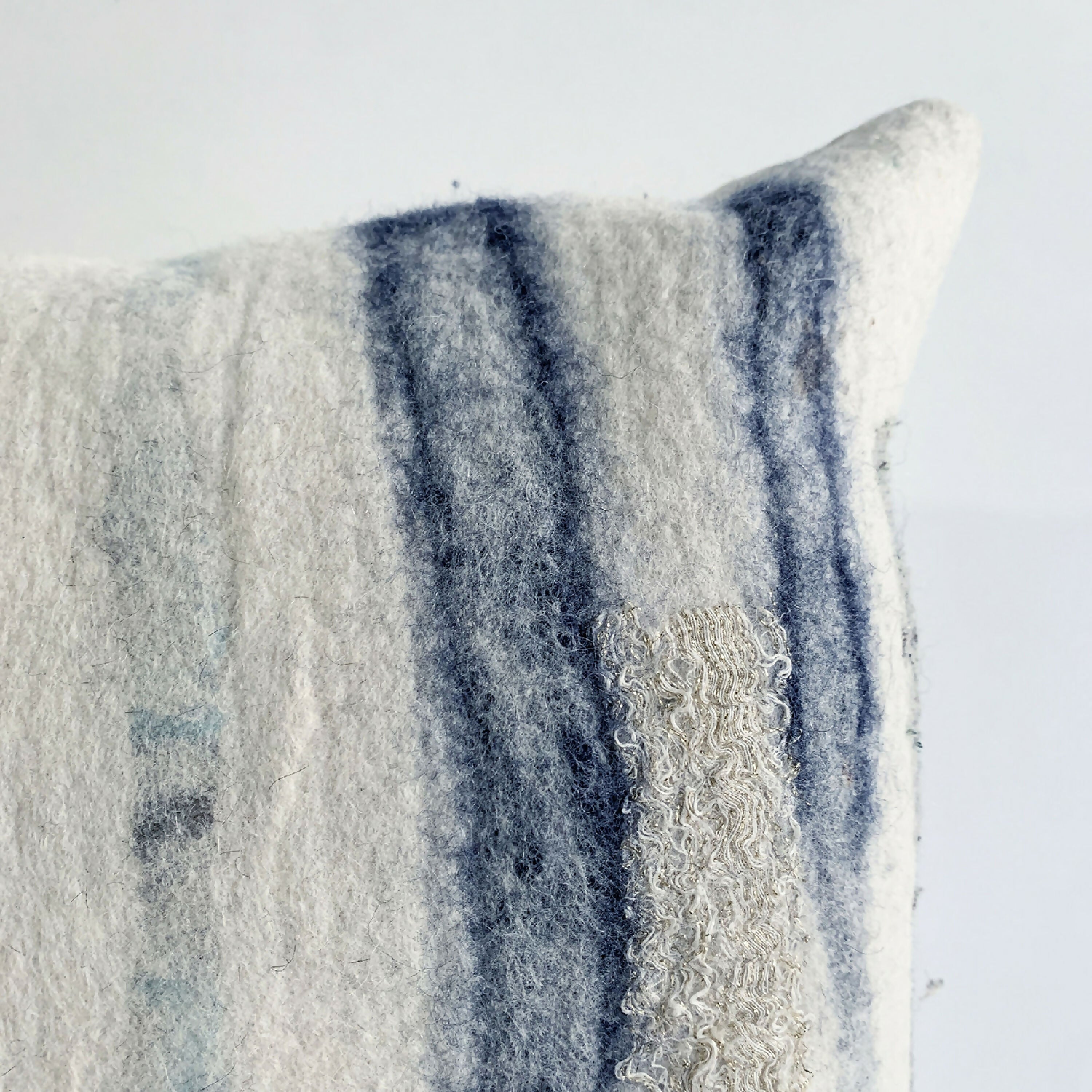 coussin_collection_reflet_iv_accords_feutres copie | EMPREINTES Paris