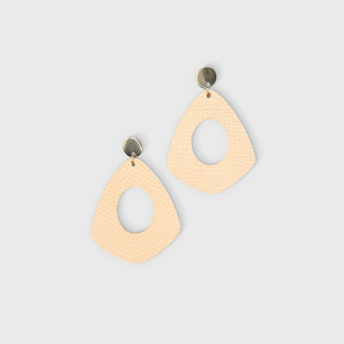 boucles_doreilles_creoles_en_cuir_beige_rose_julie_troncin_maroquinerie | EMPREINTES Paris - EMPREINTES Paris