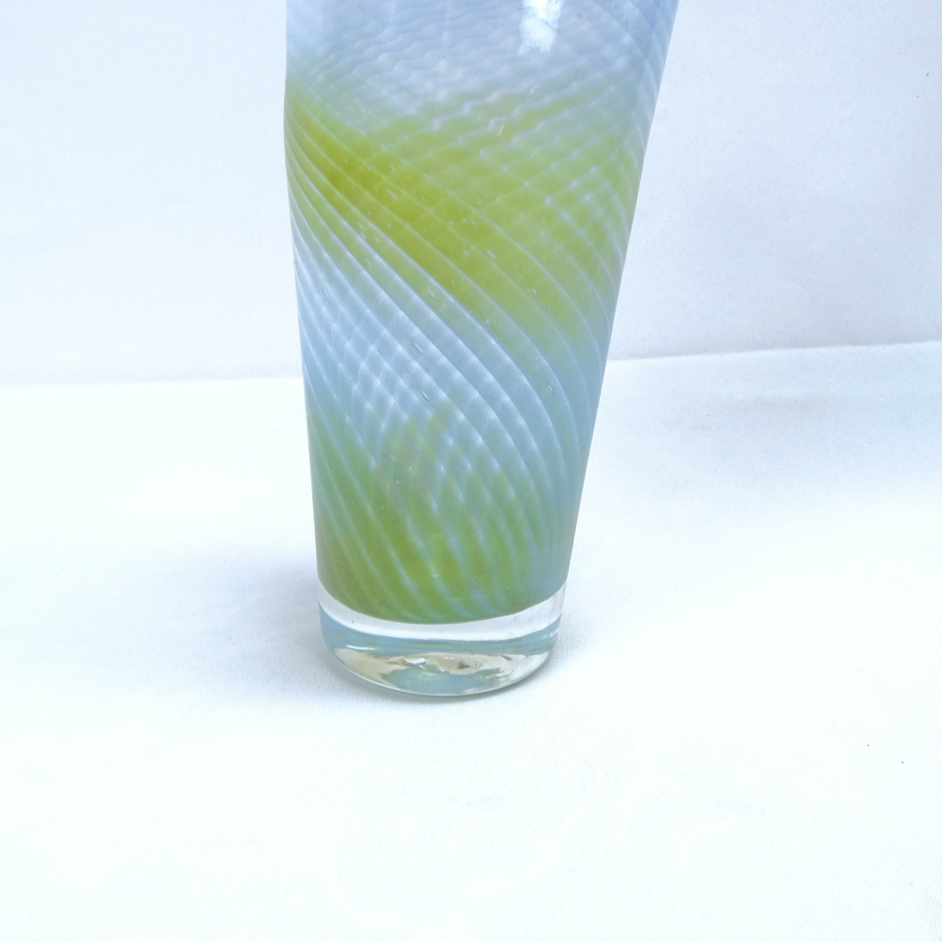 vase_arum_bleuvert_floriane_tourrilhes_souffleuse_de_verre copie | EMPREINTES Paris