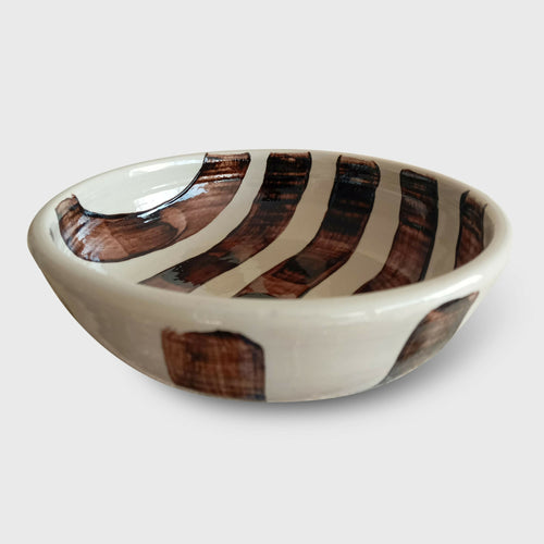 assiette_creuse_rayures_brunes_georgie_blin_ceramiste copie | EMPREINTES Paris - EMPREINTES Paris