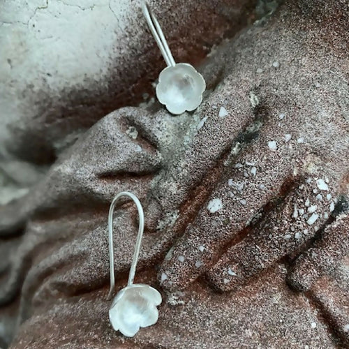 boucles_doreilles_fleurs_en_argent_massif_martele_artyssia copie | EMPREINTES Paris - EMPREINTES Paris