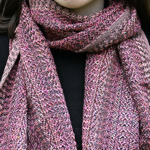 echarpe_rose_antique_creation_tissages_francois_vieillard copie | EMPREINTES Paris - EMPREINTES Paris