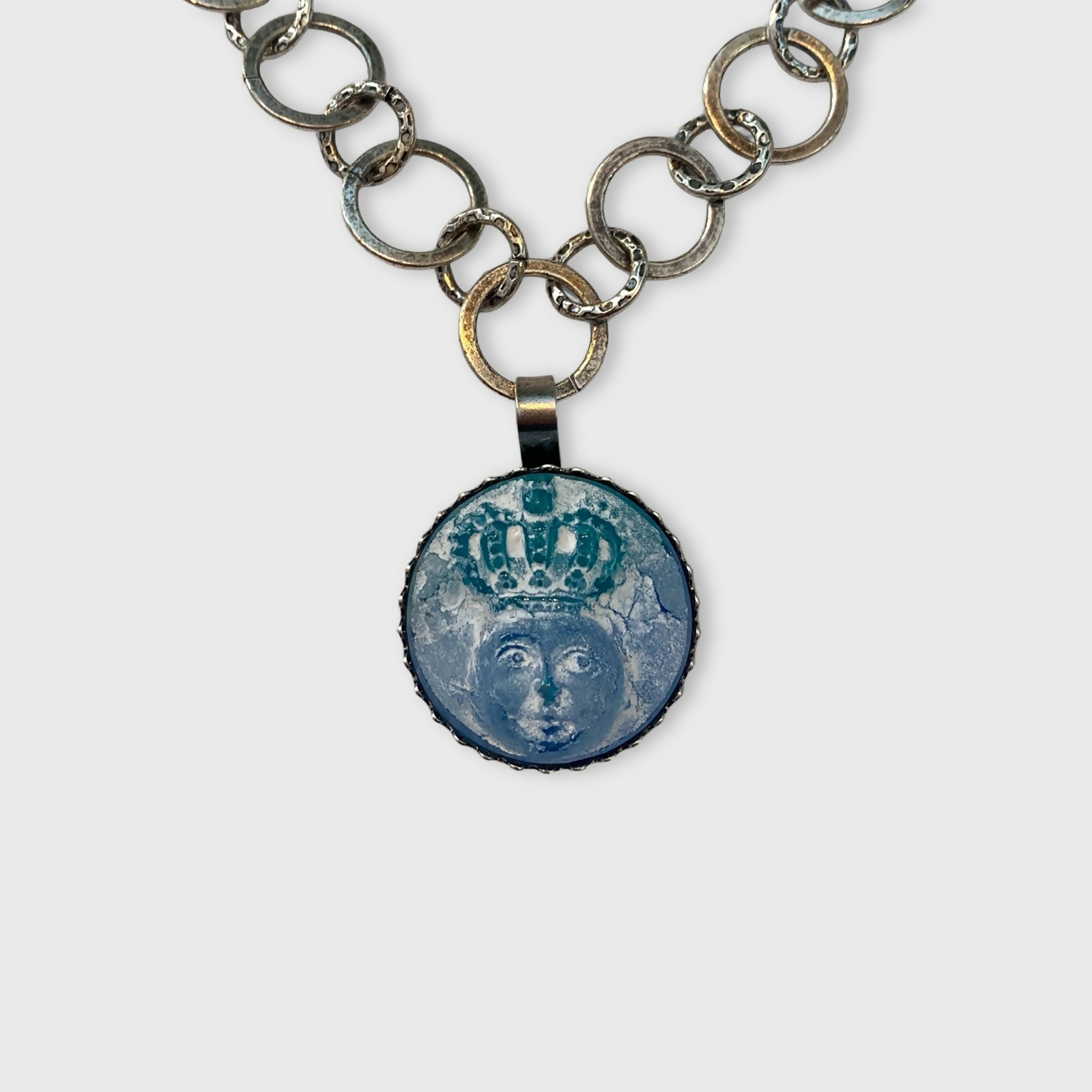Collier tête couronnée bleue | EMPREINTES Paris