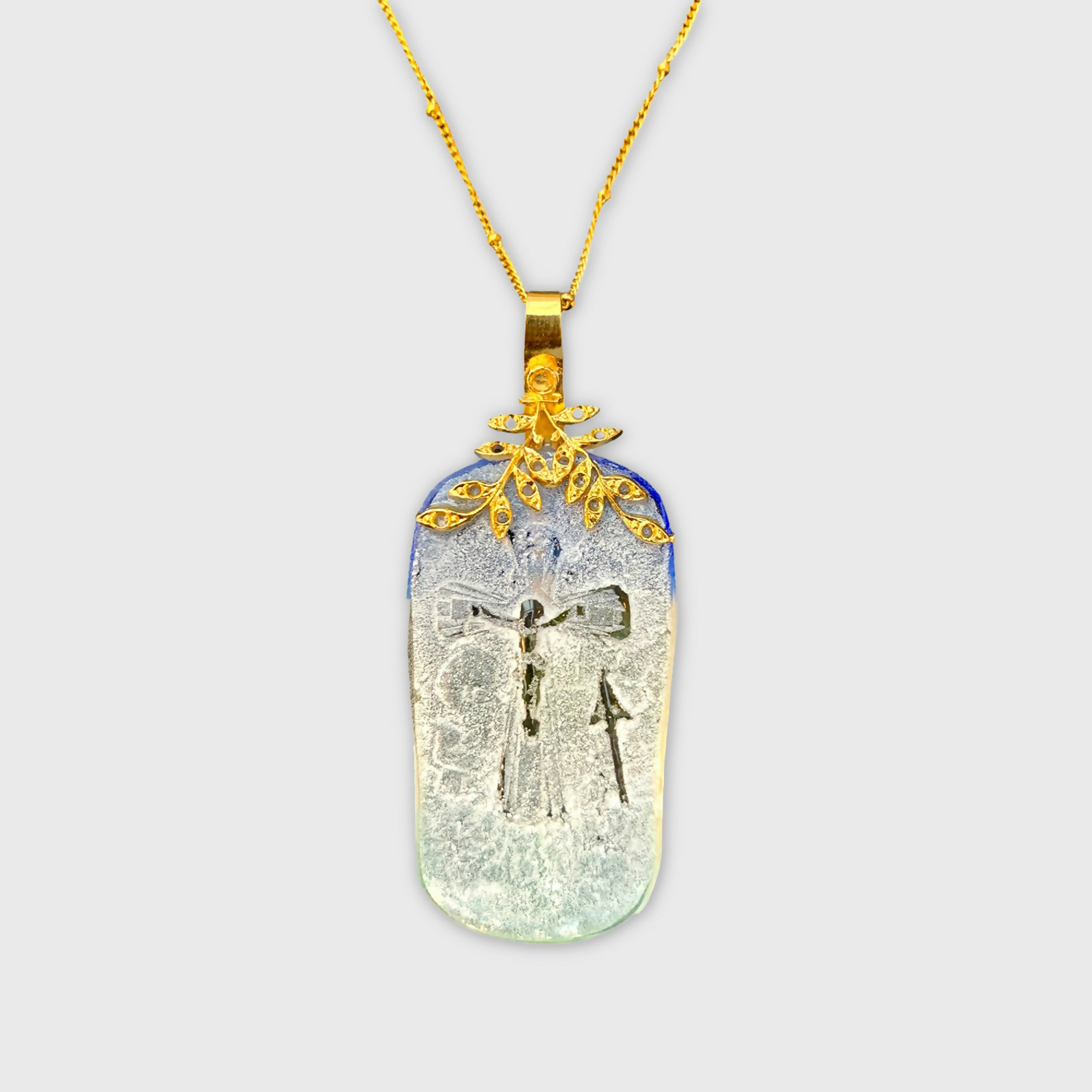 christ, bijou religieux, collier pour femme, idee cadeau pour elle, saint Valentin, piece unique, bijoux cristal, pate de verre | EMPREINTES Paris