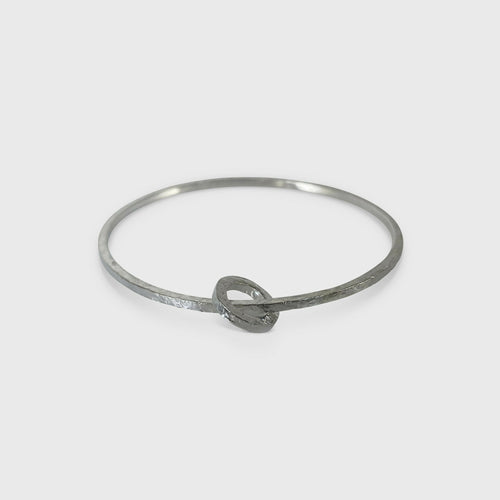 bracelet_jonc_en_argent_massif_martele_et_sa_breloque_mini_jonc_assortie_artyssia | EMPREINTES Paris - EMPREINTES Paris