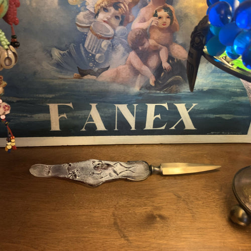 ouvre-lettre couteau artisanal cadeau homme objet de collection unique cristal moulé rouge carmin grenouille et abeilles | EMPREINTES Paris - EMPREINTES Paris