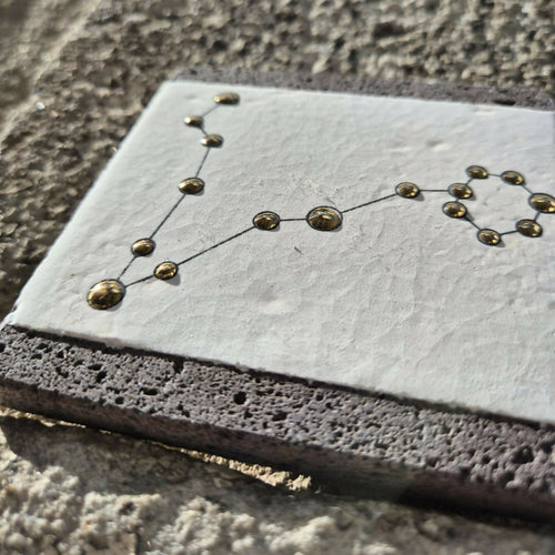 carre_de_pierre_de_lave_emaillee_constellation_du_poisson_les_emaux_de_marie copie | EMPREINTES Paris - EMPREINTES Paris