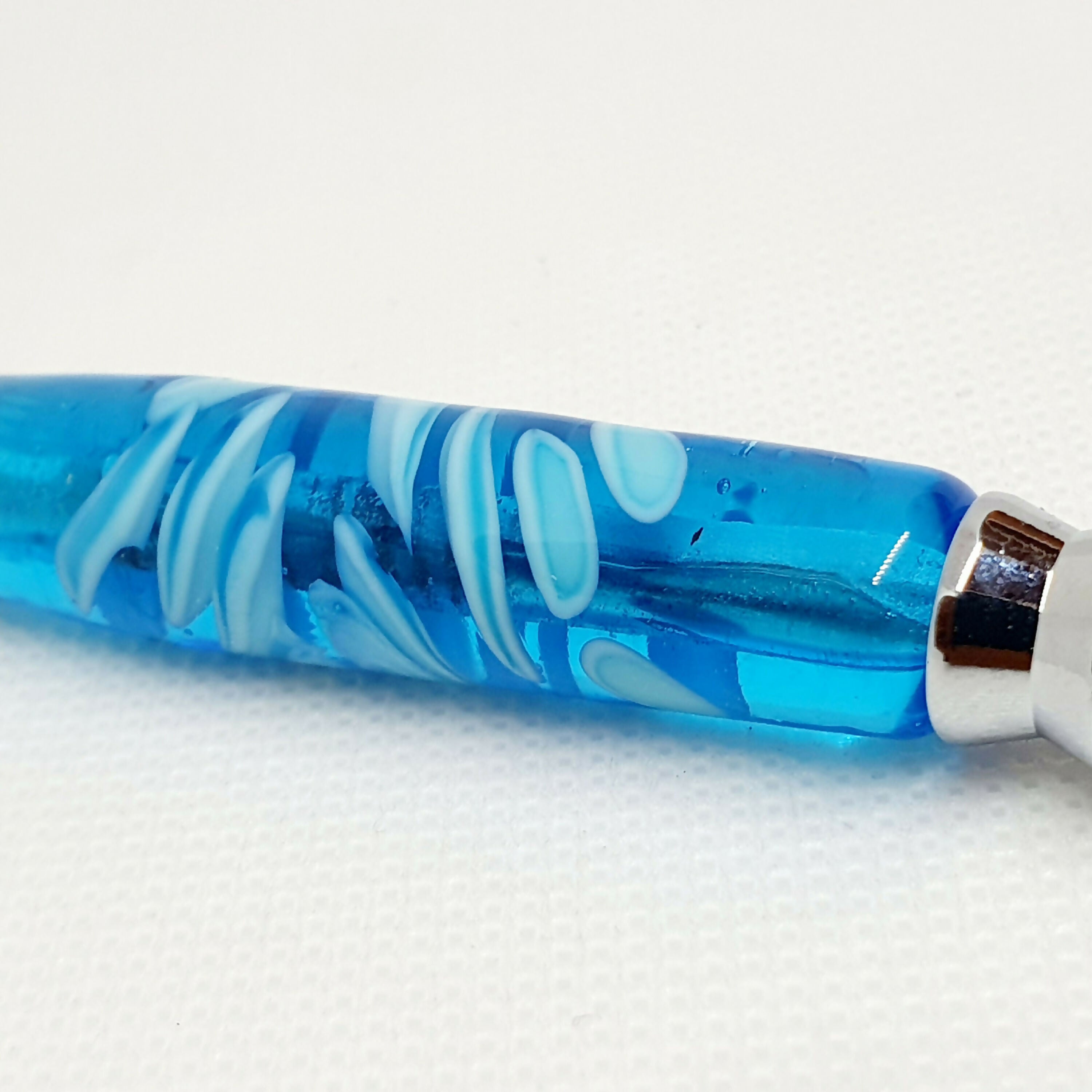 Coupe-papier en verre - Effilé de bleus turquoise | EMPREINTES Paris