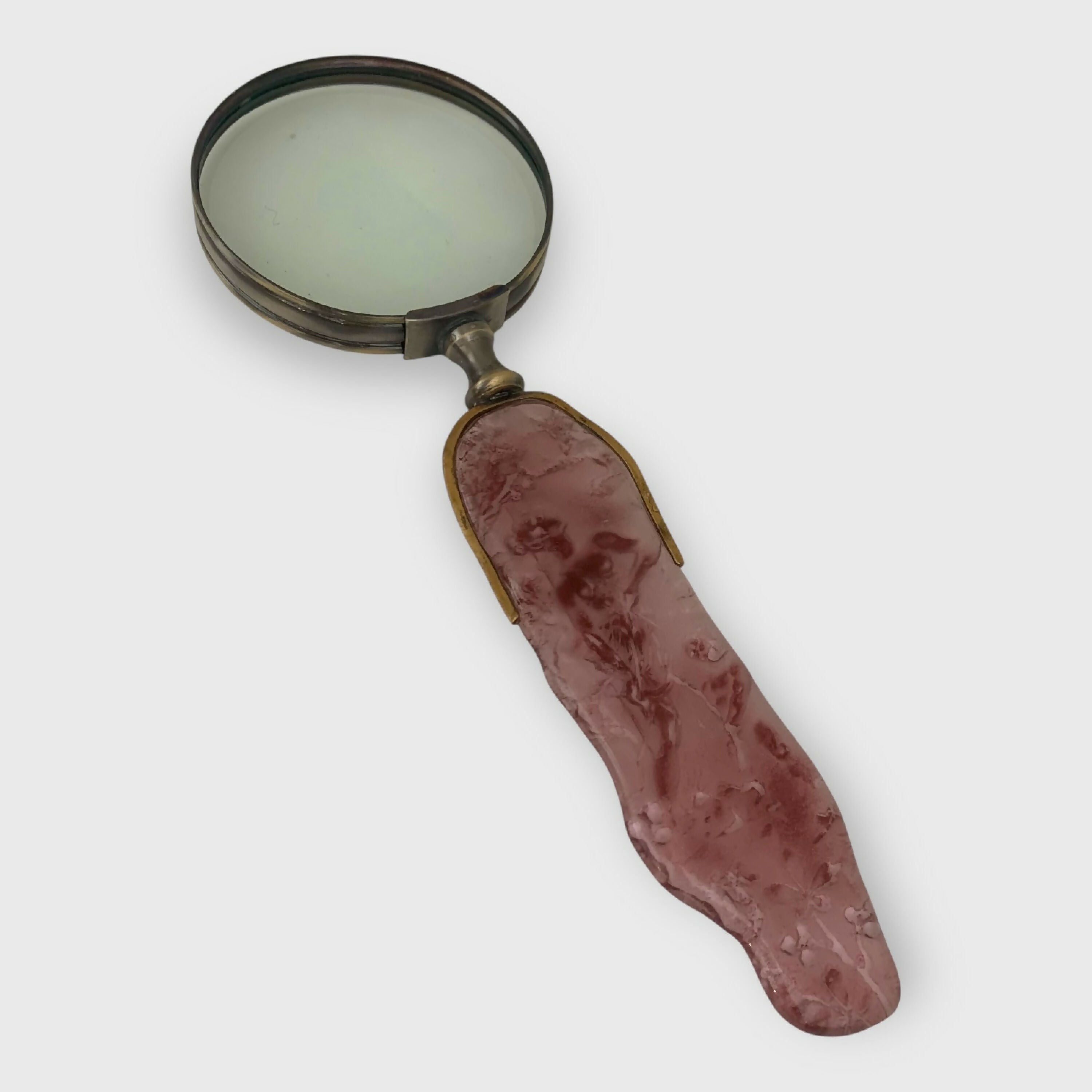 Loupe cristal rouge et or Diane chasseresse loupe femme accessoire de bureau cadeau homme decoration rouge style art déco | EMPREINTES Paris