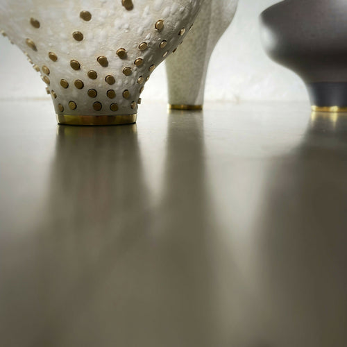 objet_decoratif_collection_presence_en_gres_blanc_porcelaine_et_laiton_noir_de_lune copie | EMPREINTES Paris - EMPREINTES Paris