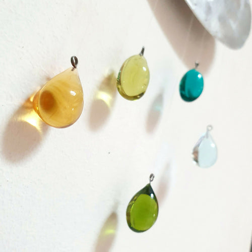 nuage_5_gouttes_de_verres_colores_dans_les_tons_bleuvert_cendrine_m_fileuse_de_verre copie | EMPREINTES Paris - EMPREINTES Paris