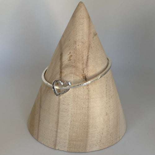 bracelet_jonc_en_argent_massif_et_sa_breloque_coeur_artyssia copie | EMPREINTES Paris - EMPREINTES Paris